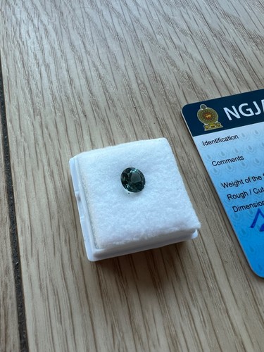 Spinel gemstone - spinel,