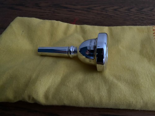 Used once yamaha 66d4 - 66d4, silver