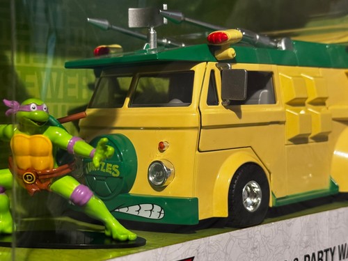 Bus 1962 with turtle - bus,