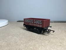 Hornby R717 Arnold's Sands