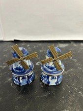 VINTAGE,   Delft Blue & White , Windmill shakers cruet, METAL  BLADES