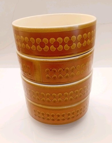 Hornsea pottery saffron - saffron, of