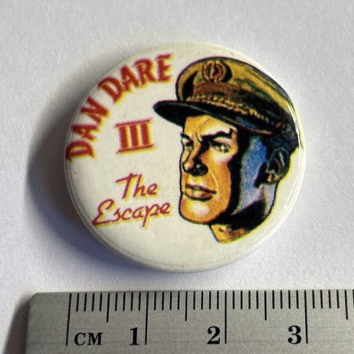 Collectible pin badge - badge, dan