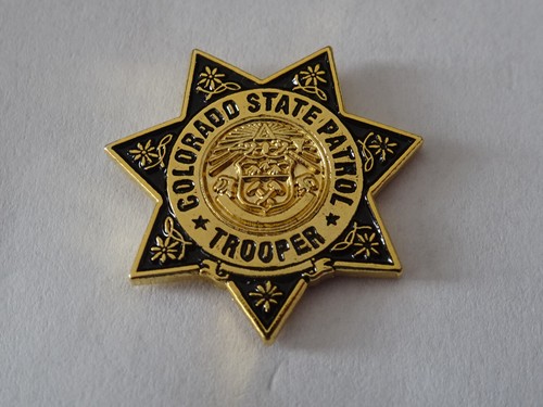 Pin badge crest - pin,