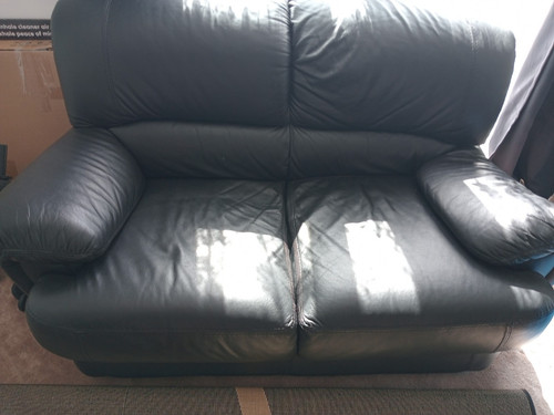 Black leather seater and 2 - 3-seater,