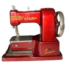 Vulcan Senior Minature Sewing Machine. Vintage. Collectable.