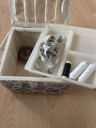 Vintage sewing box - box, extras