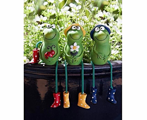 Frog garden statue - frog,