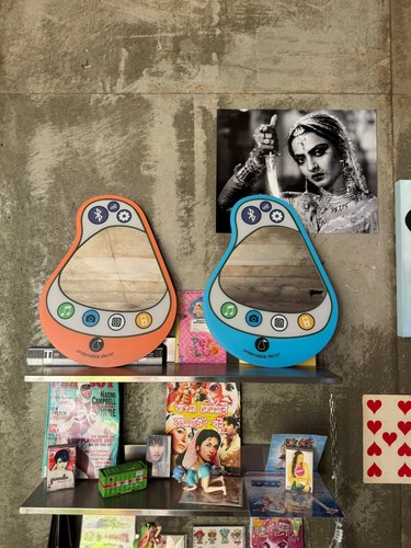 Pear shaped phone - phone, y2k