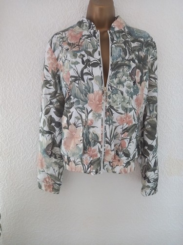 Bnwt klass floral - floral, showerproof