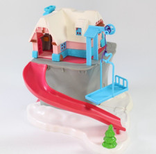 Jungle in My Pocket Winter Mountain Lodge Playset MEG 2010