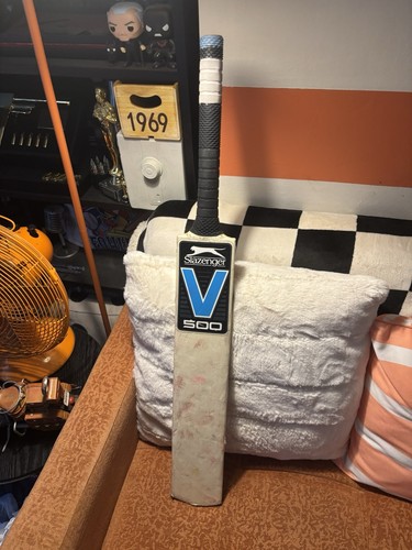 Slazenger v500 cricket bat - slazenger,