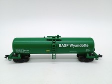 BASF Wyandotte Green Roundhouse Tank Car - N Gauge - Good Cond (see description)