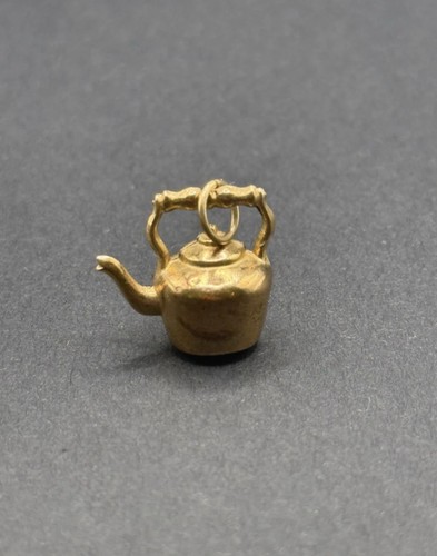 Vintage 9ct yellow gold kettle