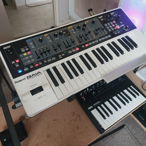 Roland gaia 01 - roland,