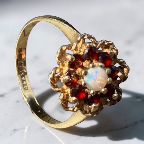 Beautiful 9ct gold hallmarked