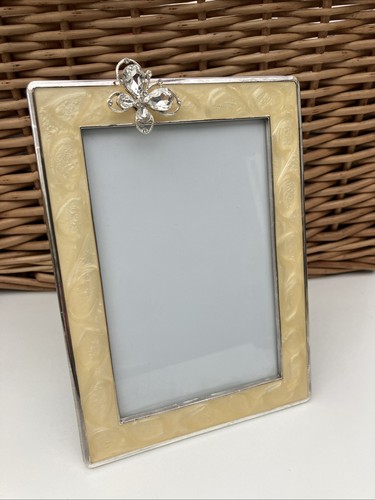 Metal enamel silver toned - &silver,