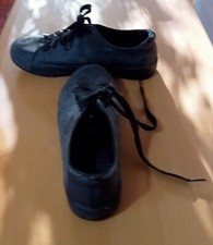 kids shoes size 4/5