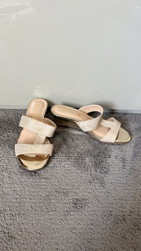 Bnwot pavers metallic strap - metallic,
