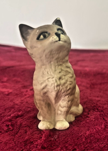 Beswick england 1886 sitting - beswick,