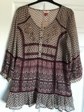 NEW PURPLE PATTERN 3/4 SLEEVE TOP - SIZE 18 - FALMER HERITAGE