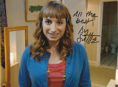 Isy suttie hand signed - suttie,