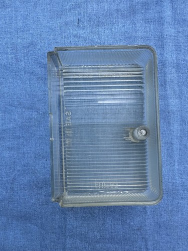 Triumph tr6 lucas rear light - triumph,