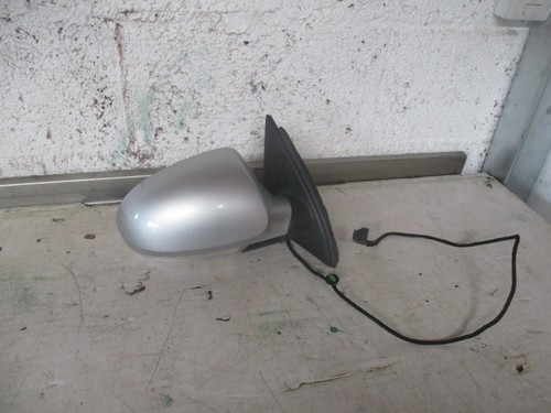Passat right wing - passat, mirror