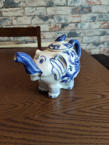 Elephant teapot style of - teapot, in
