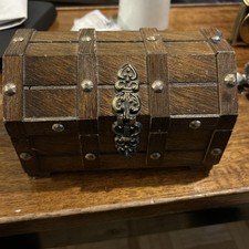 VINTAGE WOODEN CHEST BARREL