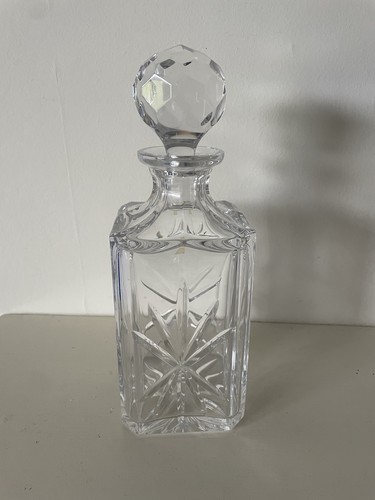 Crystal glass hand cut - hand, square