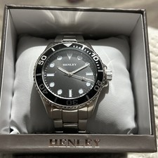 Henley Mens Classic Round Case