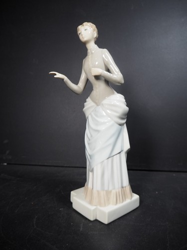Vintage nao girl - girl, figurine