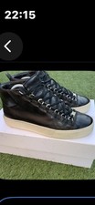 Balenciaga arena Holiday