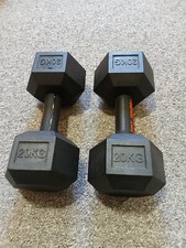 2 x 20kg Hex Dumbbells + Fat Gripz – £80 – Excellent Condition.