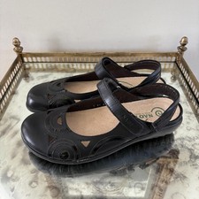 Naot Mary Jane Shoes Womens