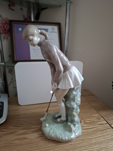 Lladro porcelain figurine - lladro,