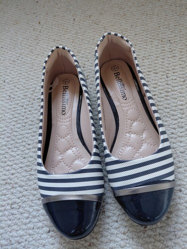 Ladies pavers shoes - size, 4