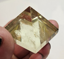 Citrine crystal pyramid - 4 x 4cm/ 30g approx - healing