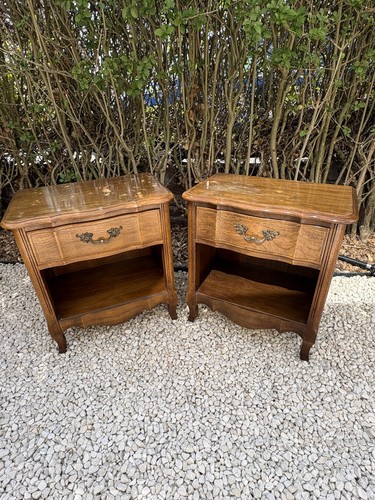 Stunning pair elegant - of,