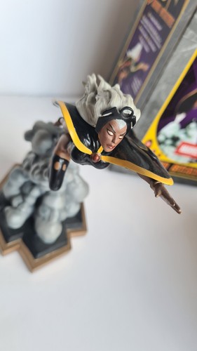 Bowen design storm - storm, statue