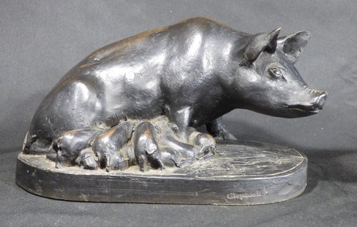 Sow and piglets - sow,