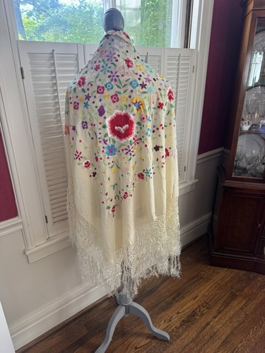Vtg embroidered piano shawl - piano,