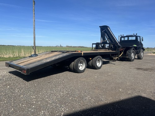 Low loader with - loader, hiab