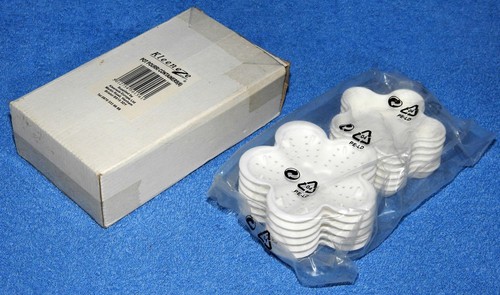 Six white plastic flower - six,
