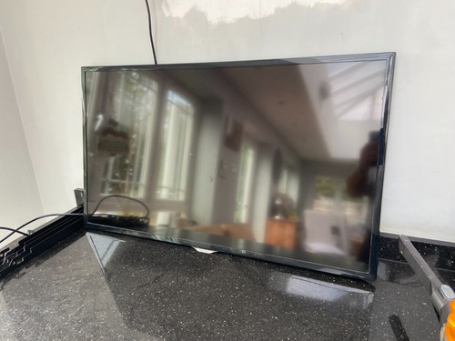 Samsung smart television - 40",