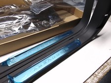 NEW Genuine Land Rover Discovery Sport Front Door Sills Kick Plates LUNAR Pair 