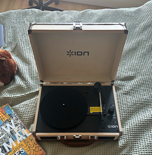 Ion suitcase record - ion,