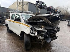 TOYOTA HILUX 2.4 BREAKING