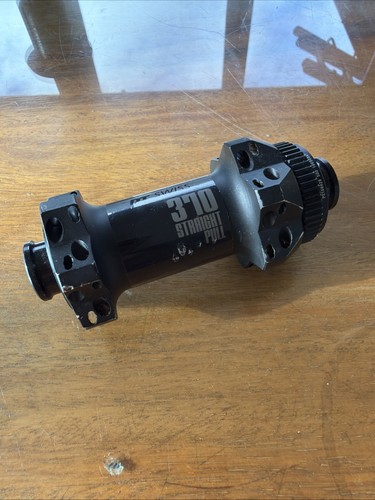 Swiss 370 front - dt,